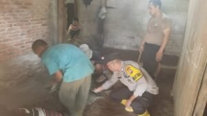 Polres Pacitan Peduli, Warga Penyandang Cacat Terima Bantuan Renovasi Dapur