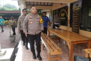 Jalin Silaturahmi dan Cek Kesiapan Anggota, Kapolres Pasuruan Kunjungi Polsek Gempol