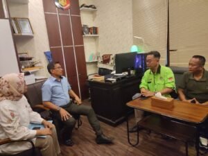 Aliansi Masyarakat Peduli Pemilu Damai Melakukan Aksi Spontanitas Di Polres Pasuruan
