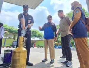 Jelang Mudik Tim Gabungan Polres Kediri Kota Sidak SPBU Periksa Takaran dan Stok BBM 
