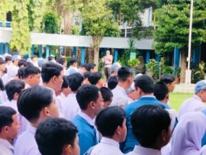 Kapolsek Mojoroto Jadi Pembina Apel di SMKN 1 KEDIRI Sampaikan Pesan Penting