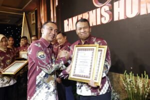 Rakernis Humas Polri, Bidhumas Polda Jatim Raih Dua Penghargaan