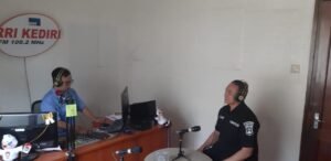 Talkshow di RRI Kediri, Polisi Sampaikan Kondisi Kamtibmas Pasca Lebaran