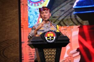 Kadiv Humas Polri Beri Penghargaan ke 7 Anggota dengan Nilai Sertifikasi Kompetensi Terbaik