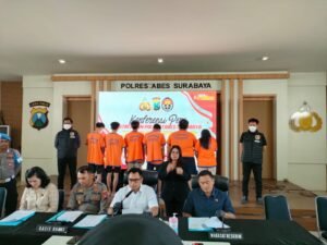 Polrestabes Surabaya Ungkap Praktik Prostitusi Online, 7 Orang Ditangkap