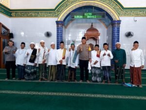 Safari jum’at di masjid Jami’ ROUDLOTUL FALAH Desa Drancang, Kec. Menganti kabupaten Gresik oleh Kapolsek menganti AKP Roni Ismullah, S.H., M.M.