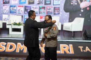 Bedah Buku As SDM Pol, Meritokrasi Jabatan Fungsional di Lingkungan Polri guna Mewujudkan SDM Unggul Mendapat Apresiasi Tinggi Para Pembicara