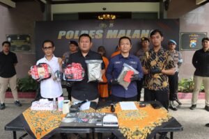 Polres Malang Bongkar Peredaran Narkoba Jaringan Lapas, 2 Kilogram Ganja Siap Edar Disita