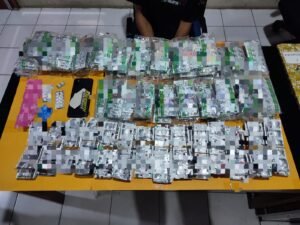 Polres Ngawi Ungkap Peredaran Okerbaya, Tersangka dan Ribuan Pil Koplo Berhasil Diamankan