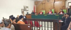 SIDANG KOMEDIAN AKELOY YANG VIRAL DI YOUTUBE