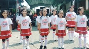 Semarakan Pitulasan Kampung Sentra Makanan Ringan Dusun Ngebret Morowudi Cerme Gresik