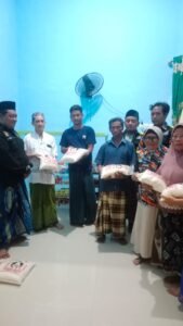 Tebarkan keperduluan di Bulan Suci Ramadhan  GMBI bekerja sama dengan RT 05 rw 02 dsn Purworejo ds.Metatu kec.Benjeng  Kab.Gresik
