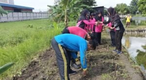 Bhayangkari dan Polsek Krian Bersama Warga Tingkatkan Ketahanan Pangan Lewat Program P2L di Desa Ponokawan