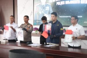 Polres Mojokerto Kota Bongkar 2 Arena Sabung Ayam  Amankan 5 orang Diamankan