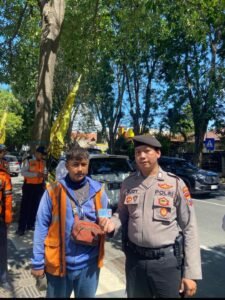 Polres Gresik Tertibkan Parkir Liar, Sejumlah Jukir Tak Terdaftar Ditemukan