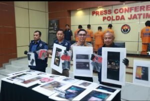 Polda Jatim Amankan 4 Orang Admin dan Anggota Group WA Gay di Surabaya