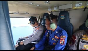 Polda Jatim Gunakan Kapal Patroli Polairud dan Helikopter Cari Korban Kapal Tenggelam di Selat Bali