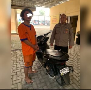Unit Reskrim Polsek Menganti Amankan Pelaku Pencurian Motor di Desa Gempolkurung , Menganti