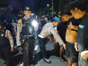 Patroli Skala Besar Masuk Hari Ke – 6,Polres Kediri Kota Tekankan Edukasi Himbauan Kamtibmas Ajak Masyarakat Hindari Provokasi