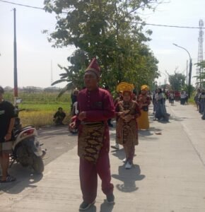Meriah! Sedekah Bumi Dusun Biyodo Dikemas dengan Karnaval dan Pergelaran Wayang Kulit